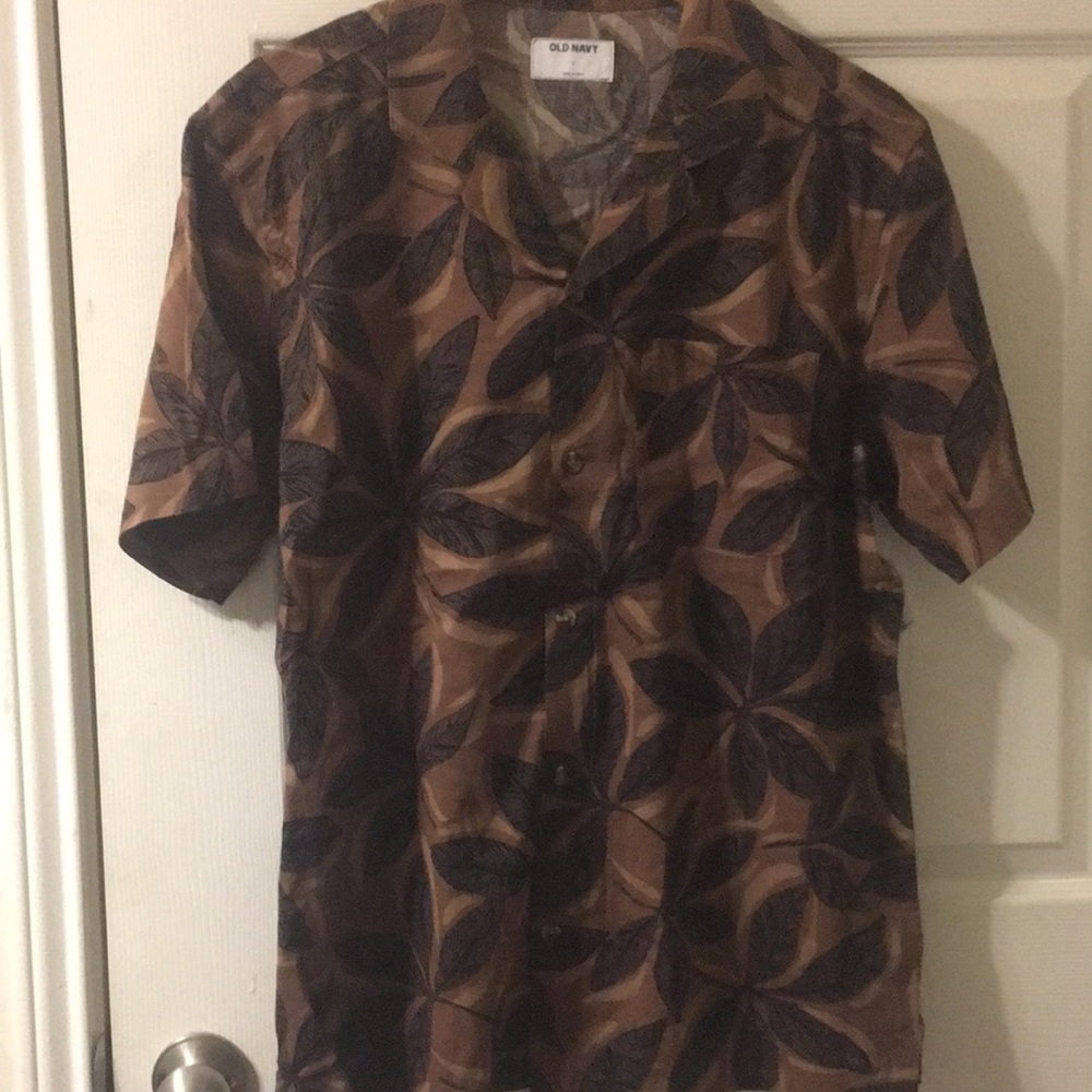 NWT brown leaf print short sleeve button down